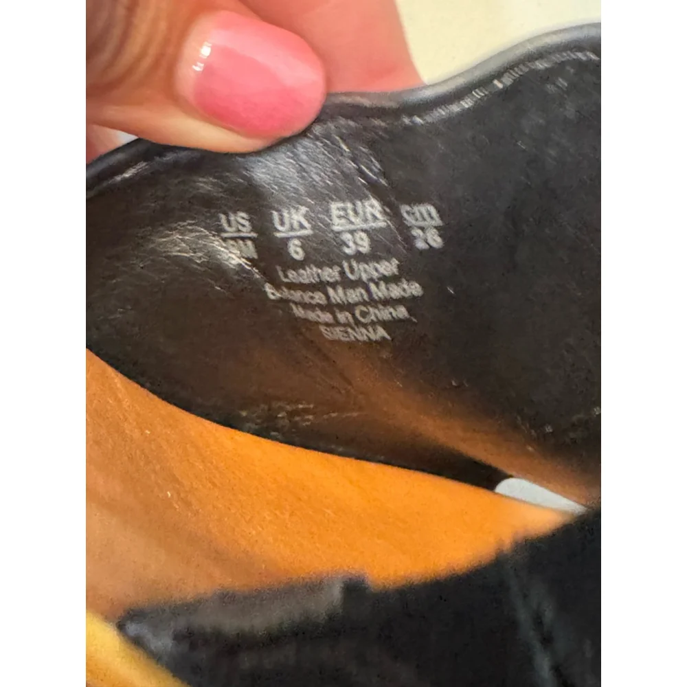 Zodiac Black Leather Heeled Sandals Size 9